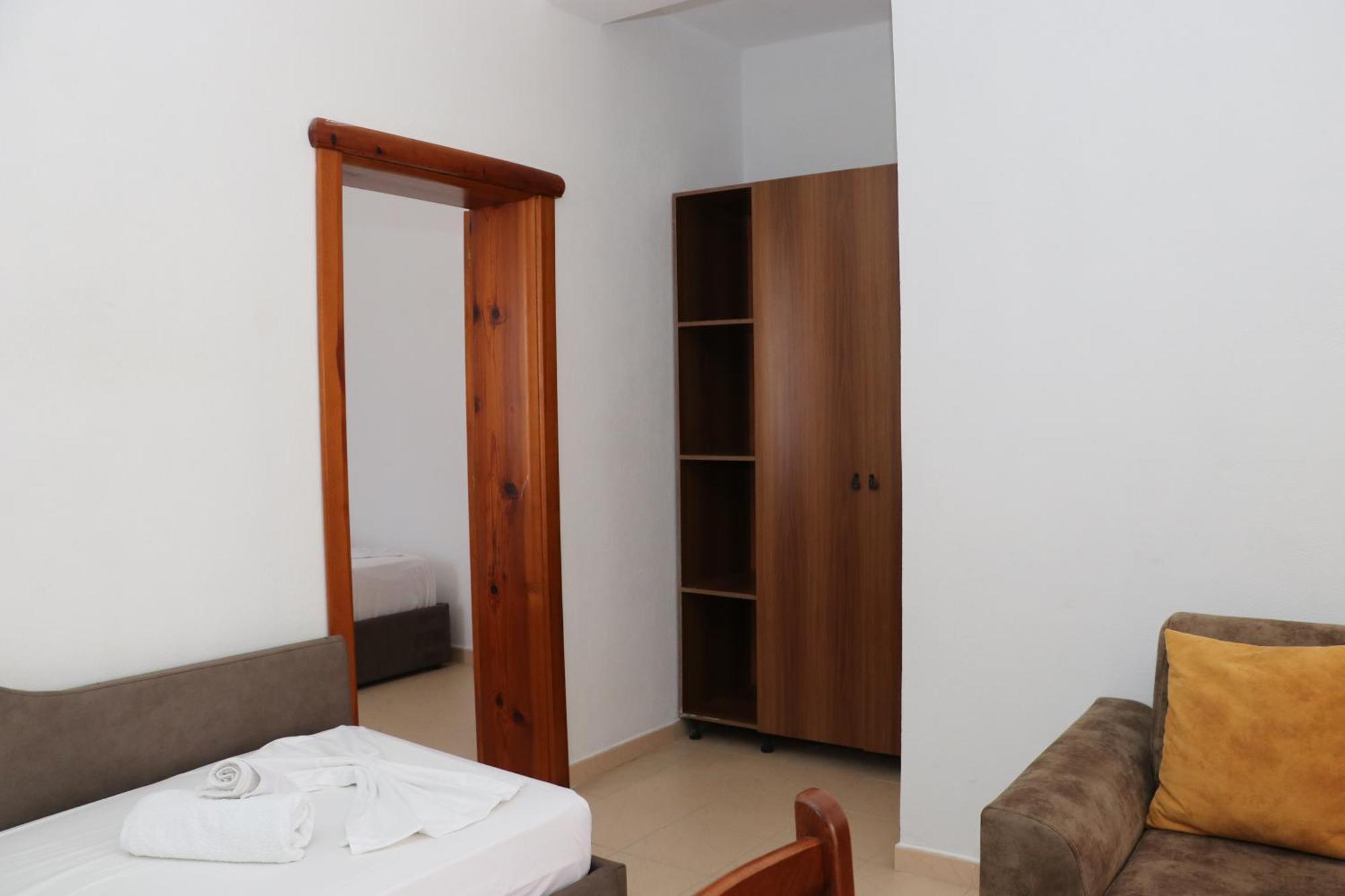 Apartment Celaj Велипойе Экстерьер фото